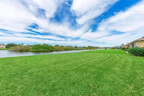 5220 Lakehurst Court Palmetto FL 34221