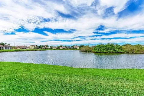 5220 Lakehurst Court Palmetto FL 34221