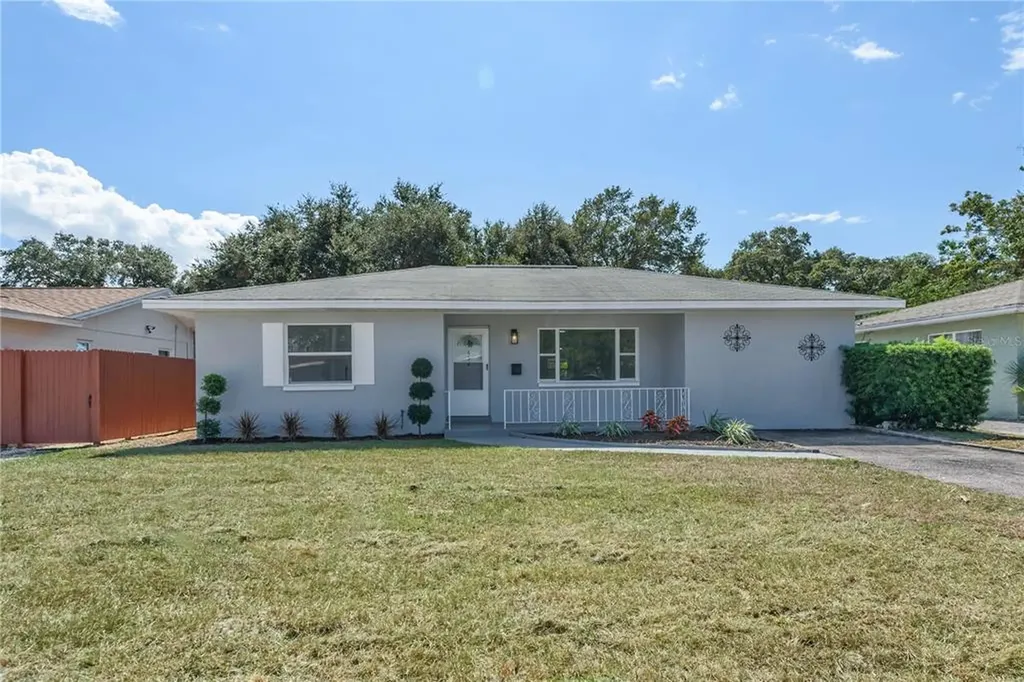 852 51st Avenue S St Petersburg FL 33705