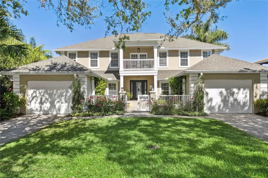 1382 Brightwaters Boulevard NE St Petersburg FL 33704