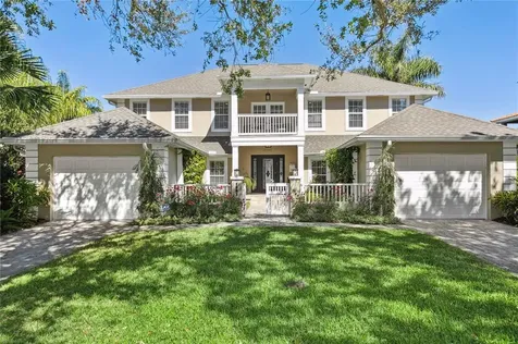1382 Brightwaters Boulevard NE St Petersburg FL 33704