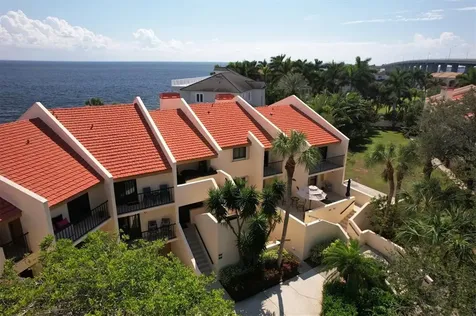 7540 Sunshine Skyway Lane S St Petersburg FL 33711