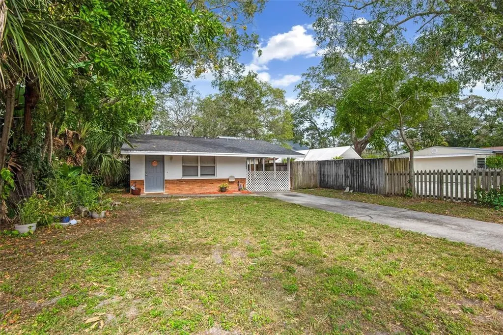 3983 56th Avenue N St Petersburg FL 33714