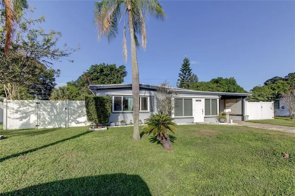 1934 Norfolk Street N St Petersburg FL 33710