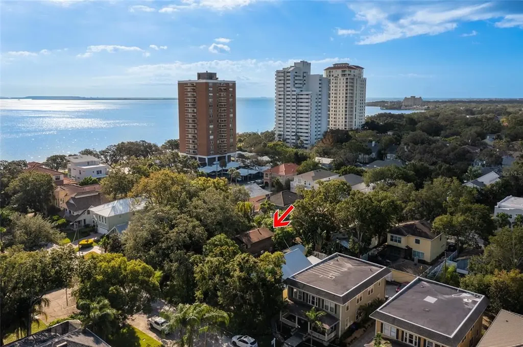 2912 W Bay Vista Avenue Tampa FL 33611