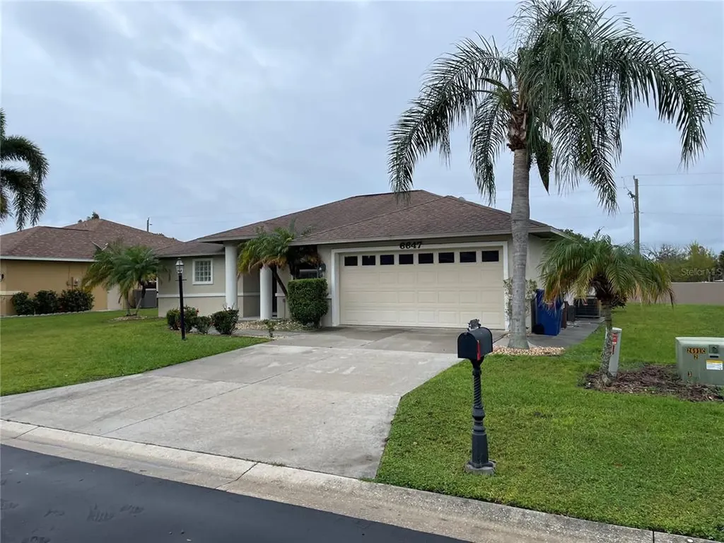 6647 68th Street E Bradenton FL 34203