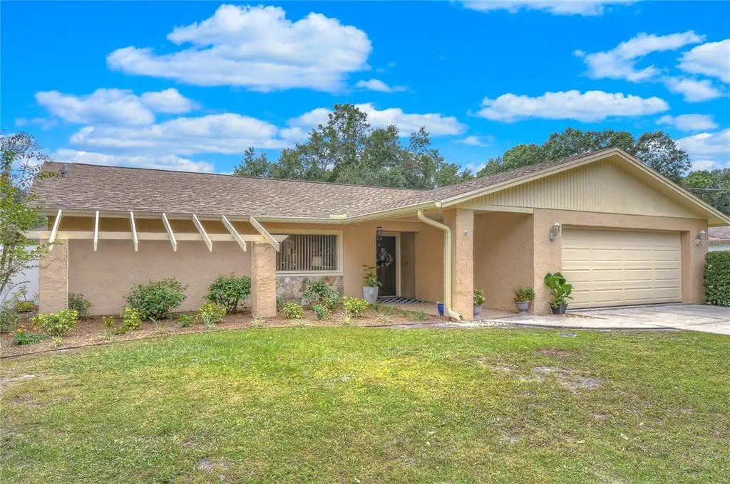 9498 W Cluster Avenue Tampa FL 33615