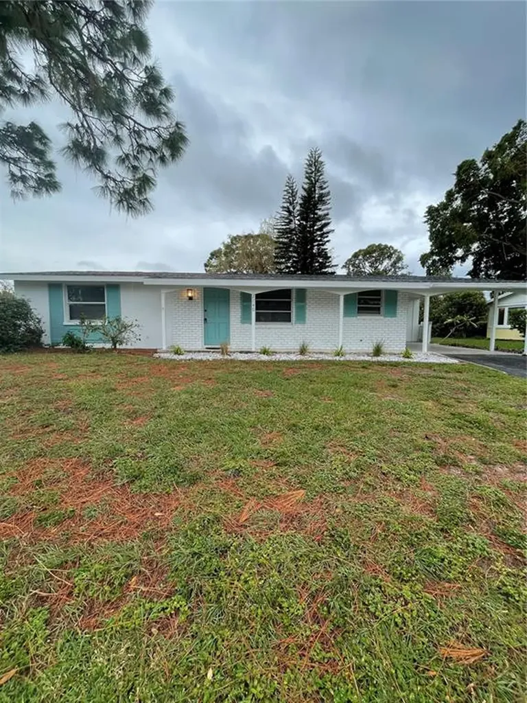 2740 Seaspray Street Sarasota FL 34231