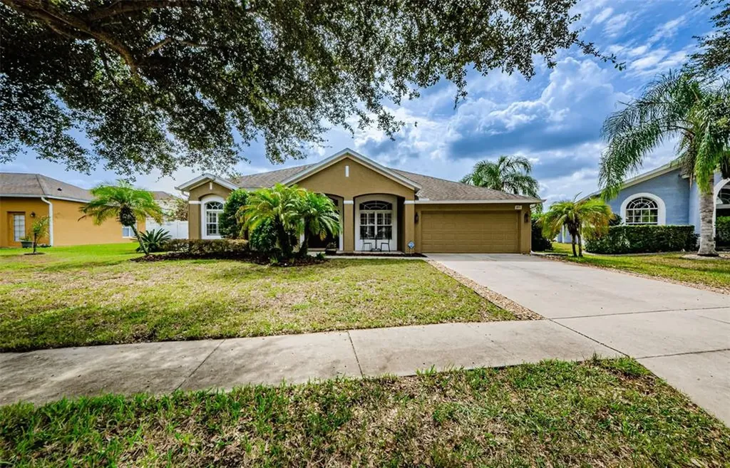 2011 Heartland Circle Valrico FL 33594