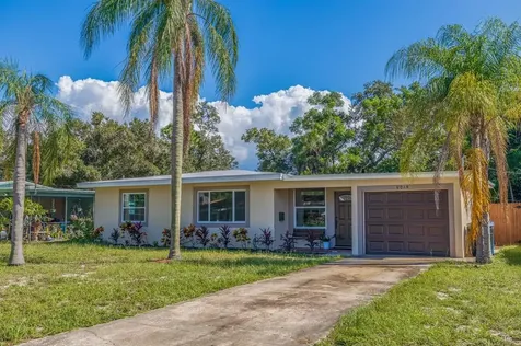 8014 32nd Avenue N St Petersburg FL 33710