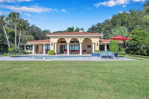 5810 Bahama Shores Drive S St Petersburg FL 33705