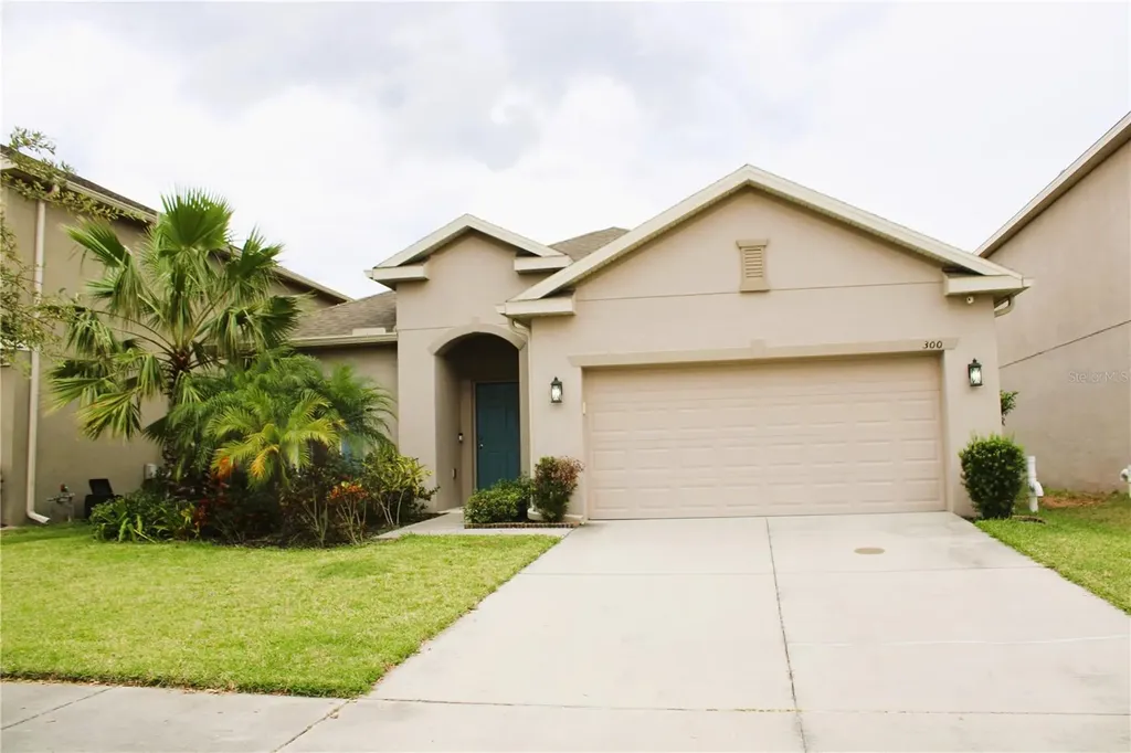 300 Blue Cypress Drive Groveland FL 34736