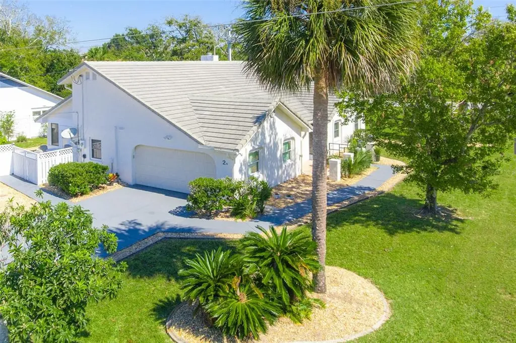2 Coral Reef Court N Palm Coast FL 32137