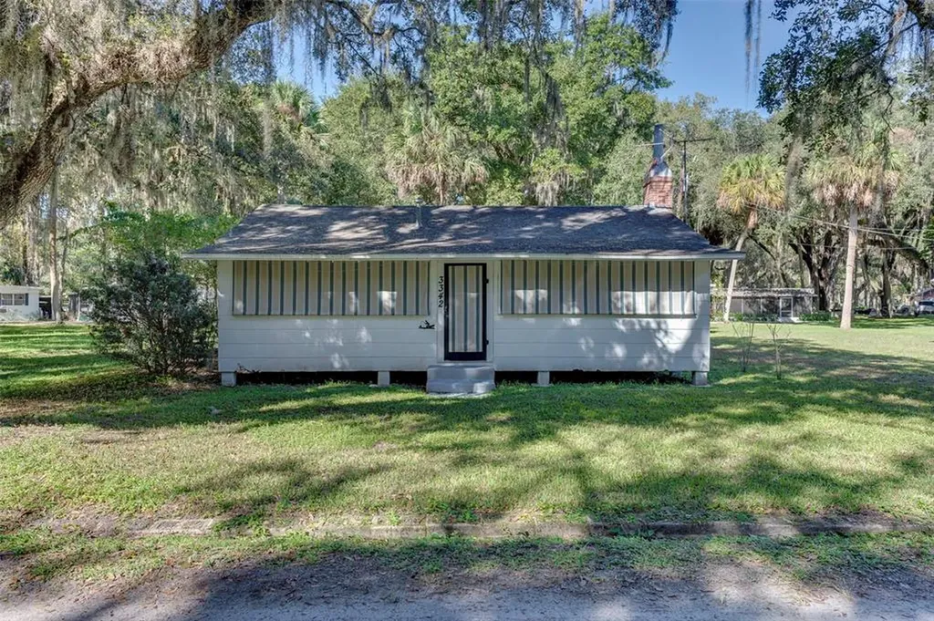 3342 Cr 421 Lake Panasoffkee FL 33538