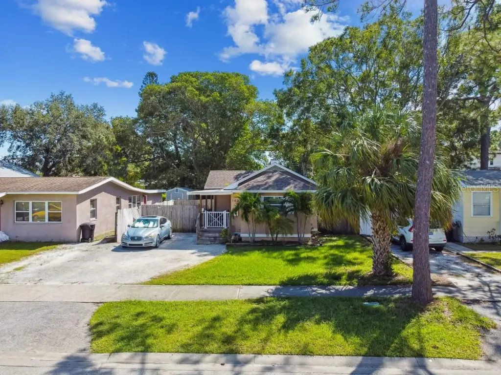 142 49th Avenue N St Petersburg FL 33703