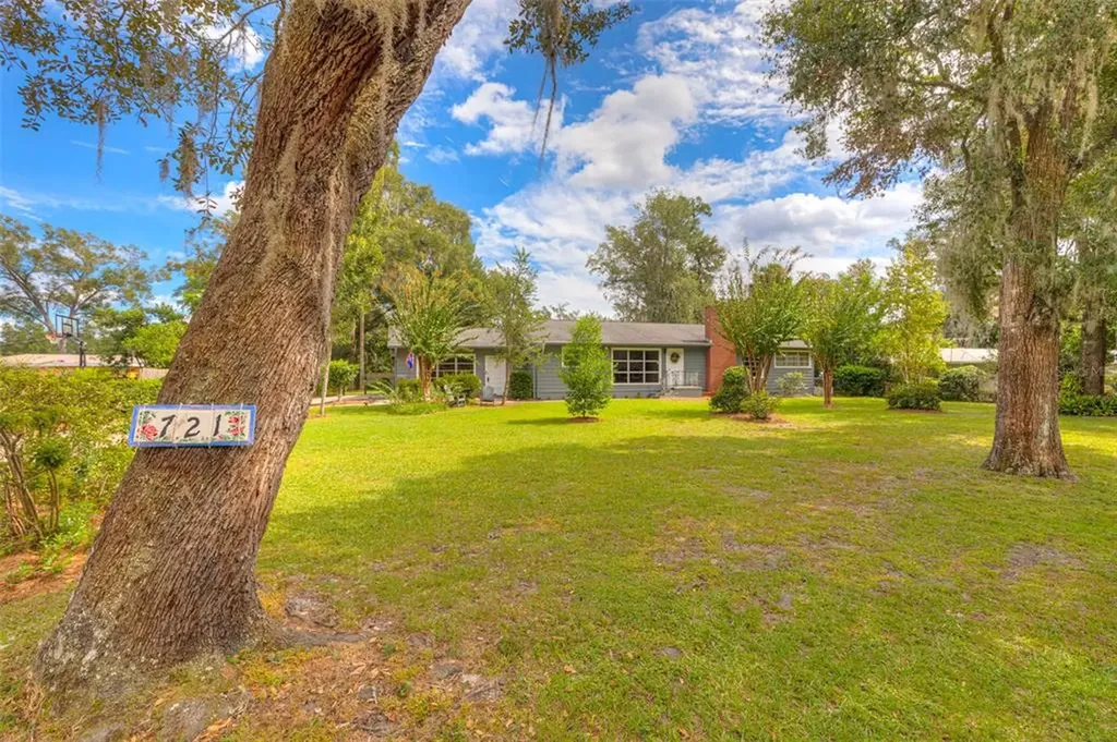721 N Boston Avenue Deland FL 32724