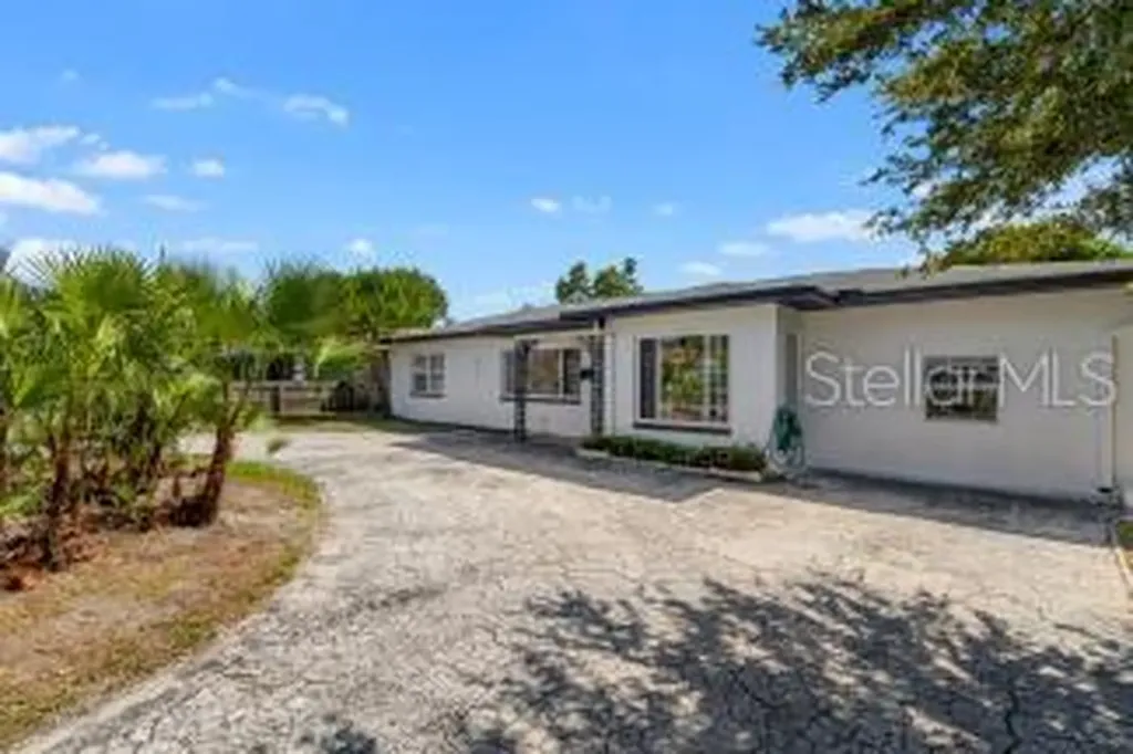 4116 Yardley Avenue N St Petersburg FL 33713