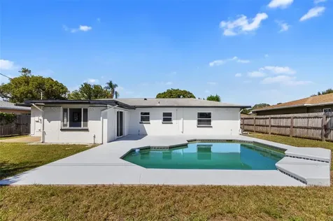 4116 Yardley Avenue N St Petersburg FL 33713
