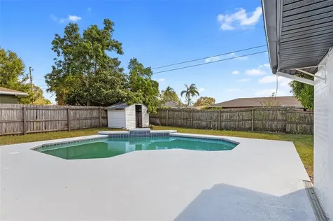 4116 Yardley Avenue N St Petersburg FL 33713