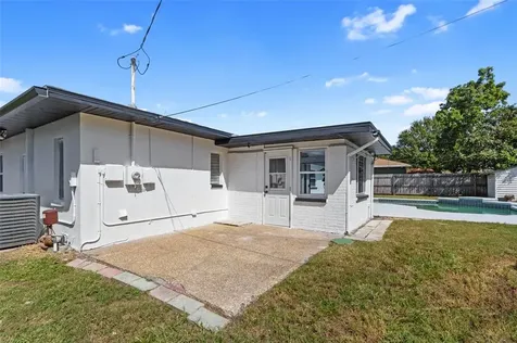 4116 Yardley Avenue N St Petersburg FL 33713