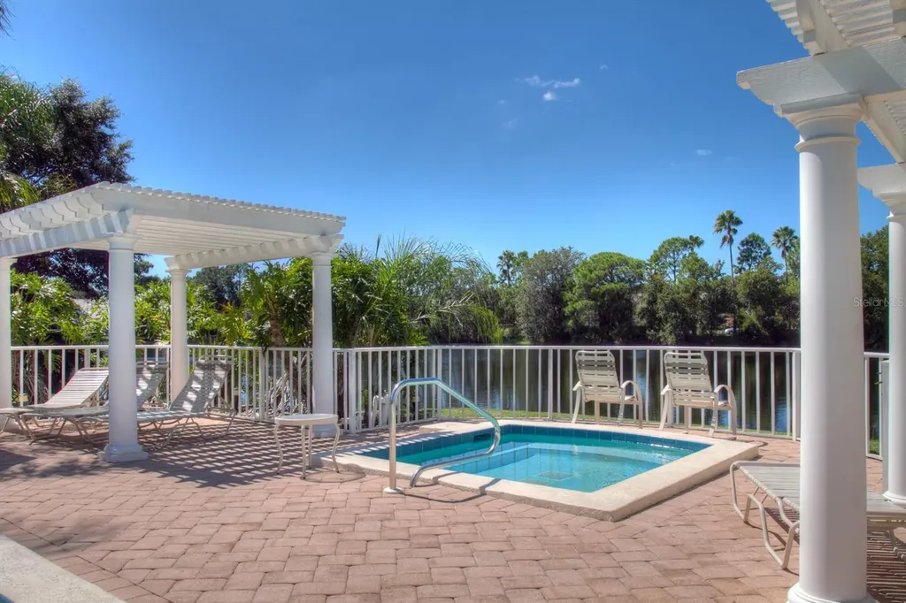 7911 Whitebridge Glen University Park FL 34201