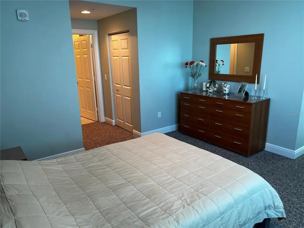 800 N Tamiami Trail Sarasota FL 34236
