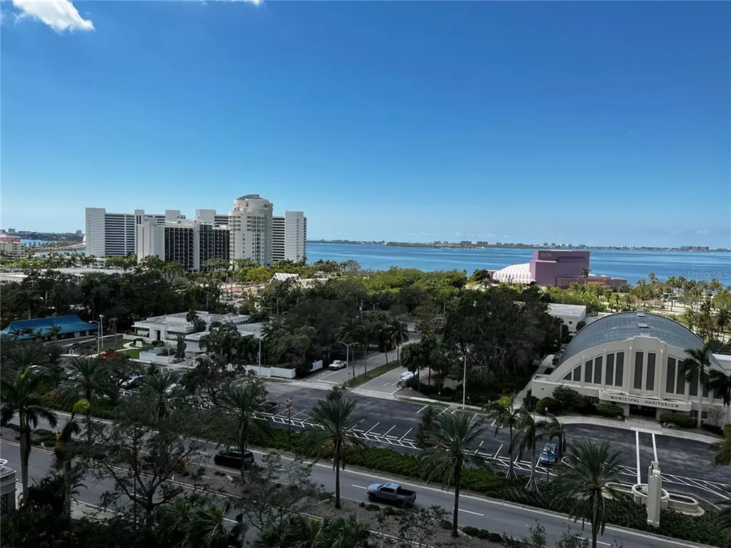 800 N Tamiami Trail Sarasota FL 34236