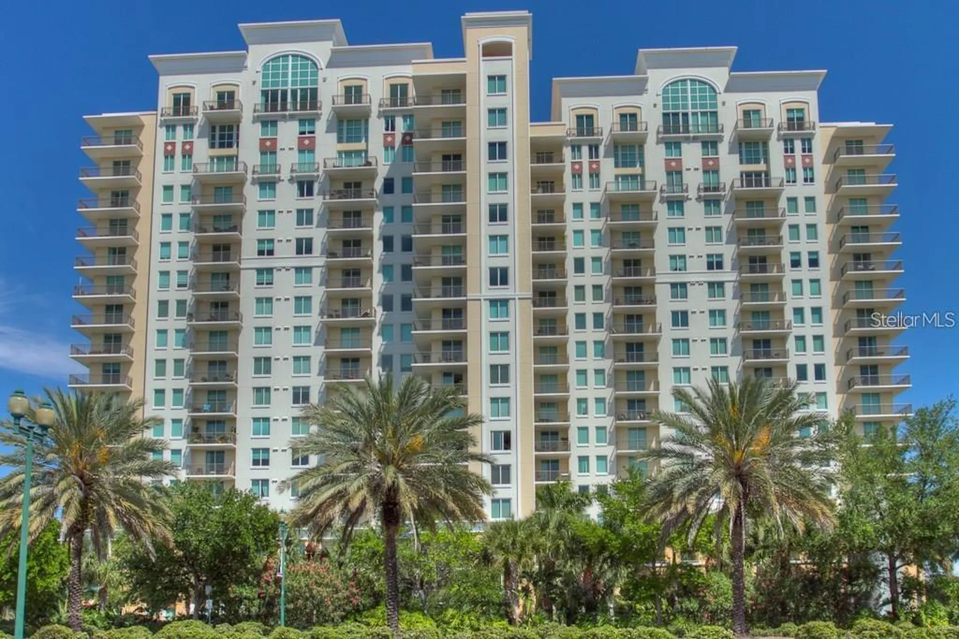 800 N Tamiami Trail Sarasota FL 34236