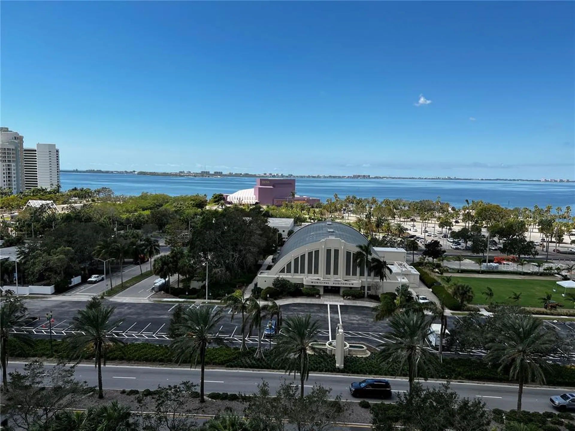 800 N Tamiami Trail Sarasota FL 34236