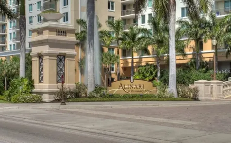 800 N Tamiami Trail Sarasota FL 34236