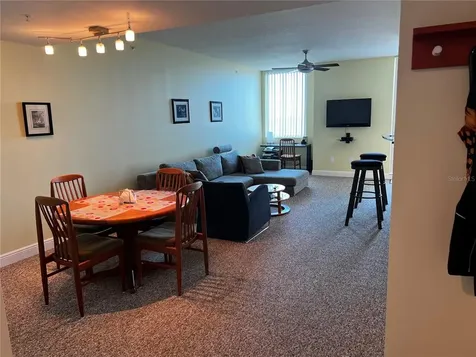 800 N Tamiami Trail Sarasota FL 34236