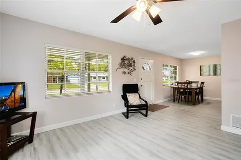 5321 Locksley Avenue Orlando FL 32810