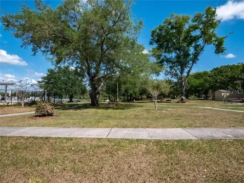 5321 Locksley Avenue Orlando FL 32810