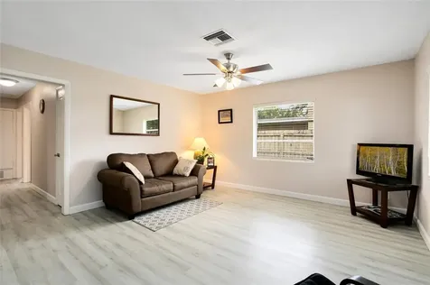 5321 Locksley Avenue Orlando FL 32810