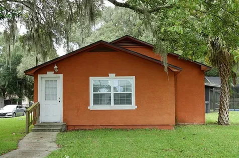 5051 6th Street Zephyrhills FL 33542