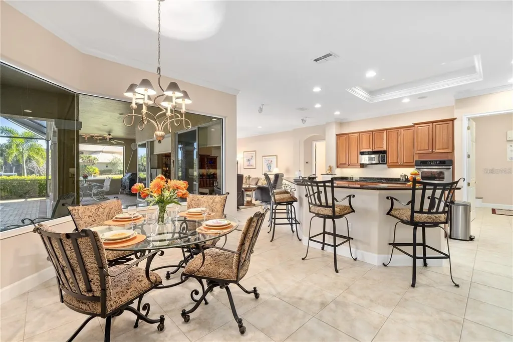 1023 Rainbow Court Bradenton FL 34212