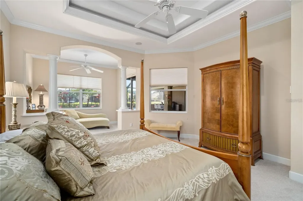 1023 Rainbow Court Bradenton FL 34212