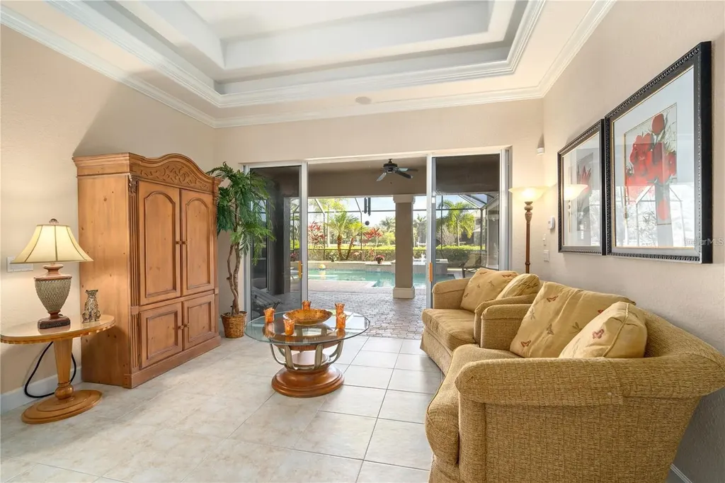 1023 Rainbow Court Bradenton FL 34212