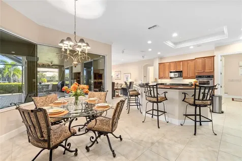 1023 Rainbow Court Bradenton FL 34212