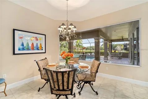 1023 Rainbow Court Bradenton FL 34212