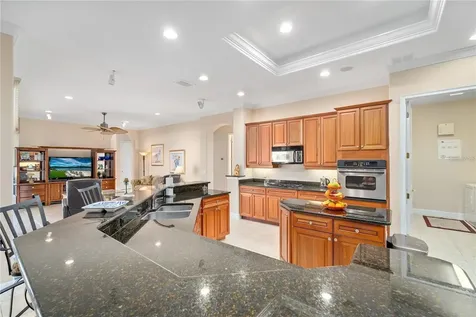 1023 Rainbow Court Bradenton FL 34212