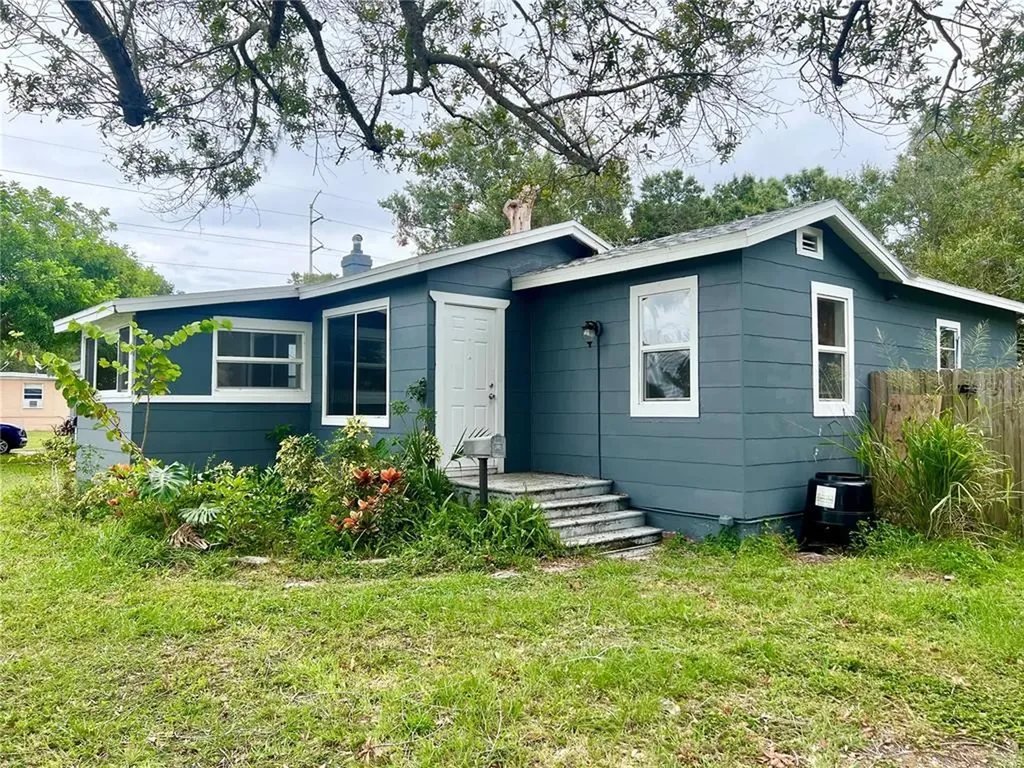 2820 36th Avenue N St Petersburg FL 33713