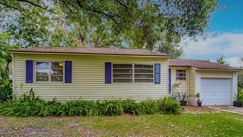 28 N University Circle Deland FL 32724