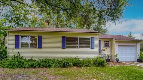 28 N University Circle Deland FL 32724