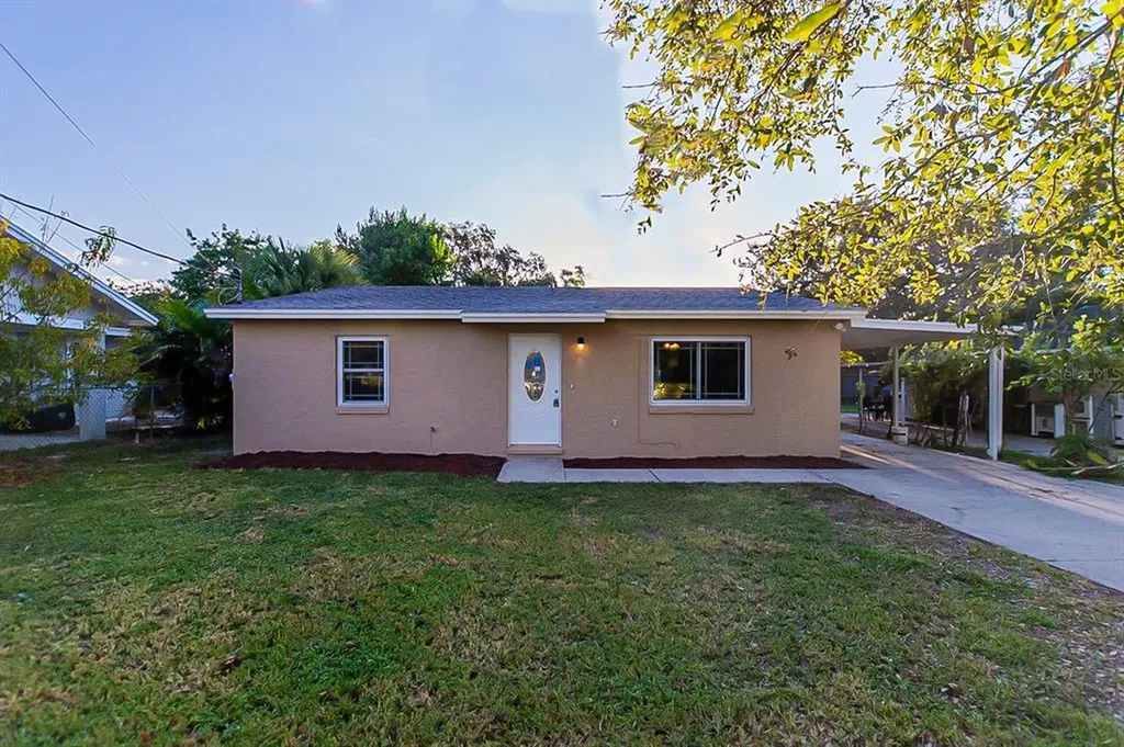 513 Oak Street Auburndale FL 33823