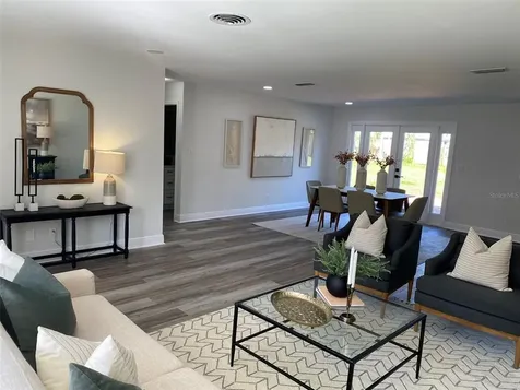 2813 Kimberly Lane Tampa FL 33618