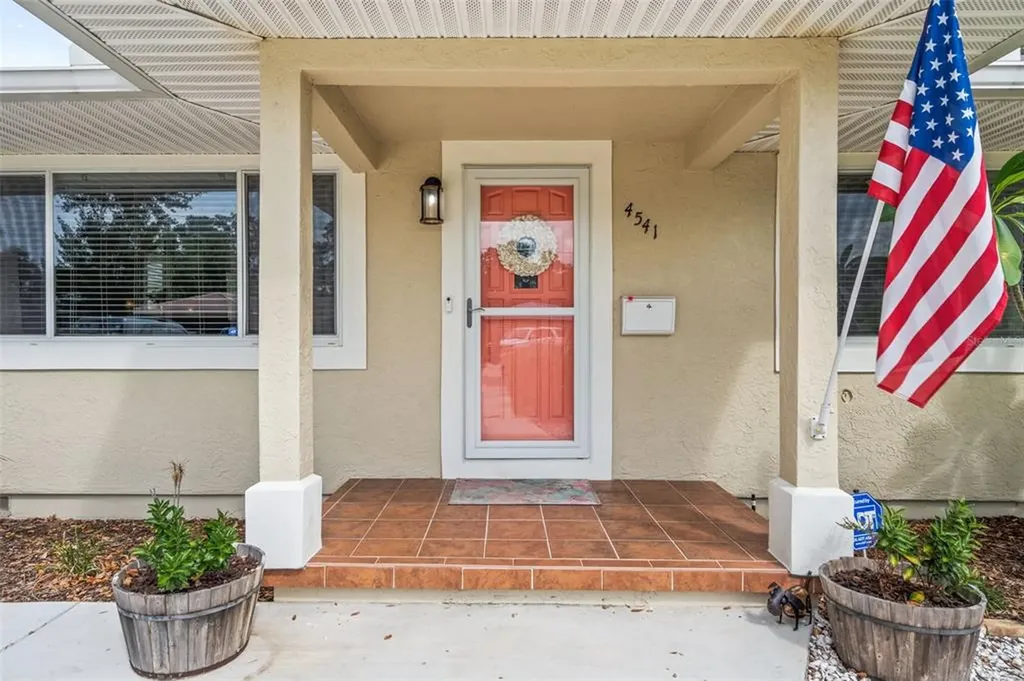 4541 14th Avenue N St Petersburg FL 33713