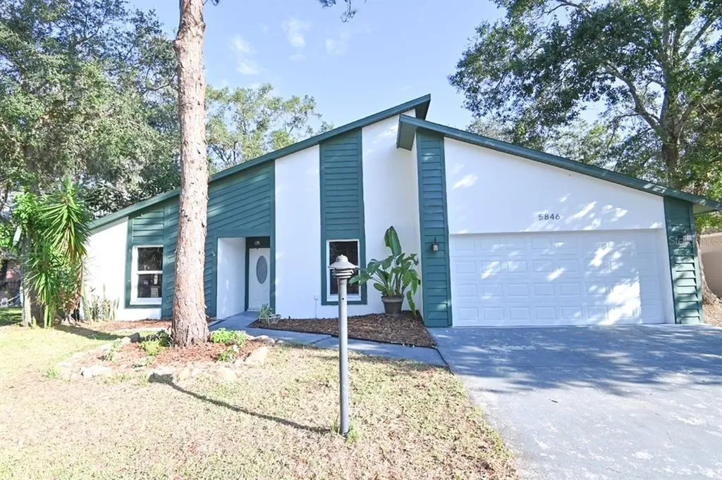 5846 Shady Brook Way Sarasota FL 34243
