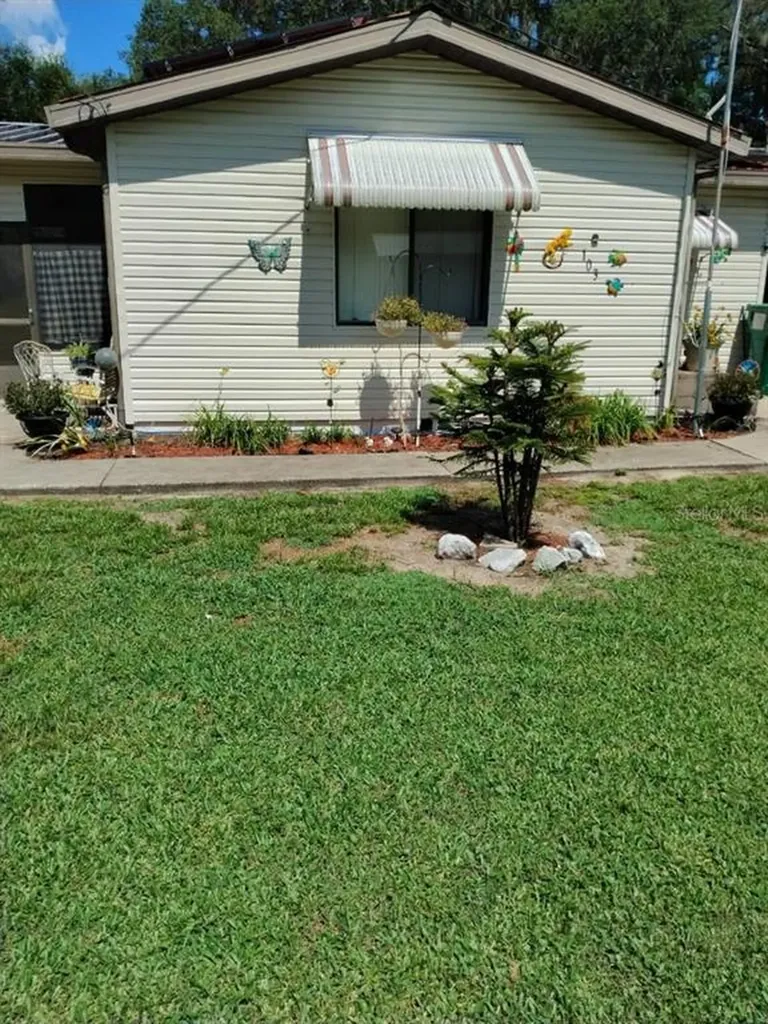 103 Second Street Lady Lake FL 32159