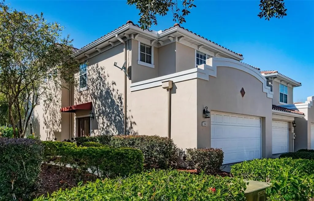104 Valencia Circle St Petersburg FL 33716
